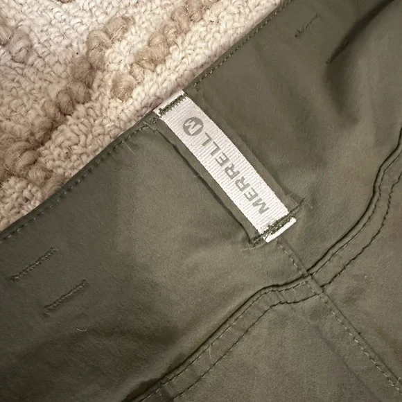 Women’s Merrill size 8, hiking pants in new condition olive color - Picture 11 of 11
